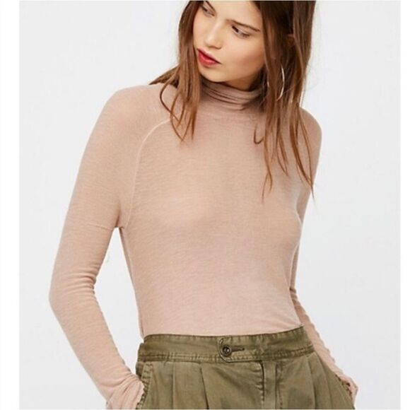 Free People Intimately Pink knit turtleneck sz XS - Picture 1 of 8